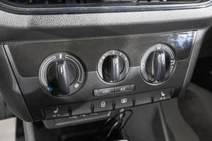 Лифтбек Volkswagen Polo 2021 года, 1649000 рублей, Барнаул