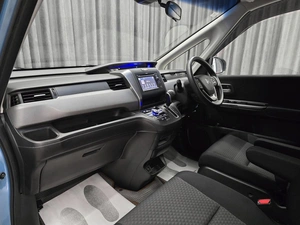 Минивэн Honda Freed 2017 года, 1550000 рублей, Красноярск