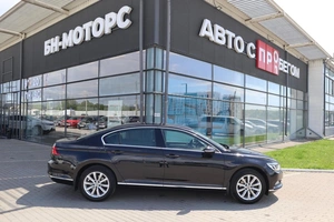 Седан Volkswagen Passat 2017 года, 2420000 рублей, Мирное