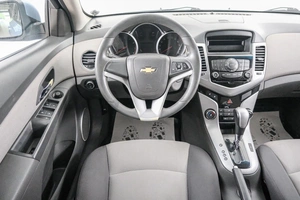 Седан Chevrolet Cruze 2010 года, 649000 рублей, Красноярск