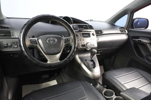 Минивэн Toyota Verso 2009 года, 969000 рублей, Новосибирск