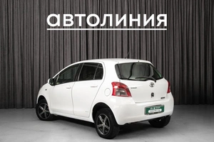 Хетчбэк Toyota Vitz 2007 года, 520000 рублей, Красноярск
