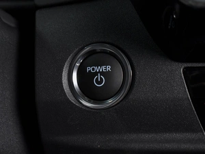 Седан Toyota Camry 2025 года, 4825000 рублей, Воронеж