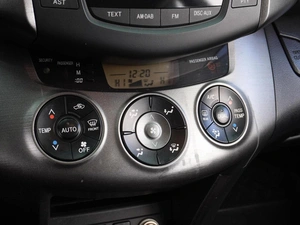 Внедорожник Toyota RAV4 2011 года, 1421000 рублей, Воронеж