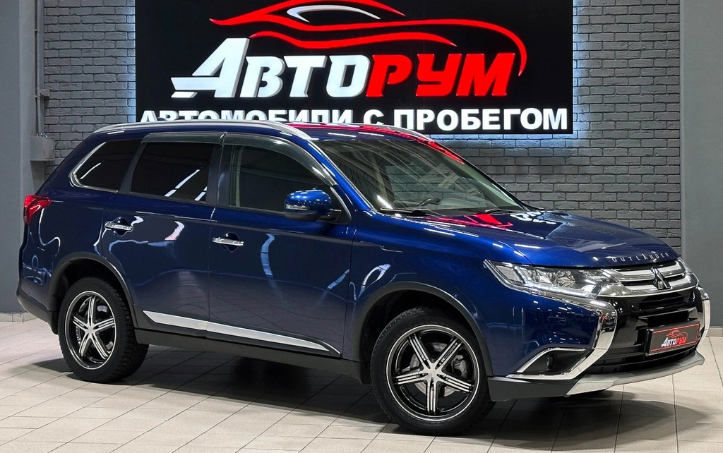 Внедорожник Mitsubishi Outlander 2015 года, 1667000 рублей, Красноярск