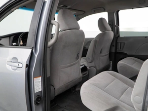 Минивэн Toyota Sienna 2016 года, 2548077 рублей, Москва