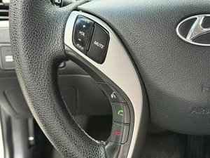 Седан Hyundai Avante 2012 года, 850000 рублей, Красноярск