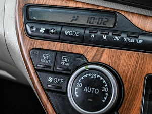 Минивэн Toyota Isis 2009 года, 1169000 рублей, Кирилловка