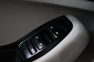 Минивэн Chevrolet Orlando 2012 года, 989000 рублей, Сургут