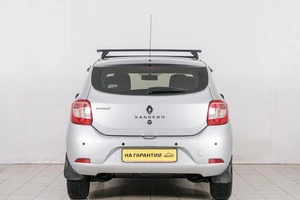 Хетчбэк Renault Sandero 2018 года, 899000 рублей, Красноярск