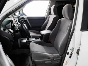 Внедорожник Toyota Land Cruiser Prado 2011 года, 2700000 рублей, Тюмень
