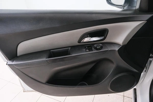 Седан Chevrolet Cruze 2011 года, 669000 рублей, Красноярск