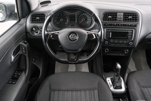 Седан Volkswagen Polo 2017 года, 999000 рублей, Красноярск