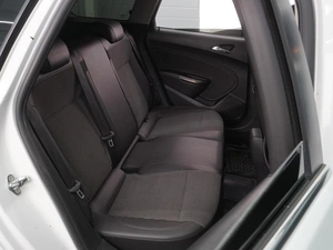 Универсал Opel Astra 2012 года, 744000 рублей, Воронеж