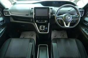 Минивэн Nissan Serena 2018 года, 1909000 рублей, Омск