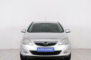 Хетчбэк Opel Astra 2012 года, 899000 рублей, Красноярск