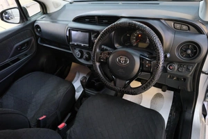 Хетчбэк Toyota Vitz 2019 года, 1019000 рублей, Омск