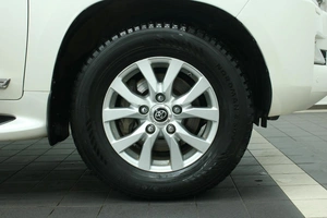 Внедорожник Toyota Land Cruiser 2015 года, 5356000 рублей, Красноярск