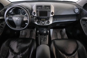 Внедорожник Toyota RAV4 2011 года, 1689000 рублей, Омск