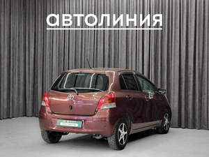 Хетчбэк Toyota Vitz 2010 года, 580000 рублей, Красноярск