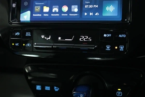 Лифтбек Toyota Prius 2019 года, 1738000 рублей, Солонцы