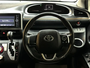 Минивэн Toyota Sienta 2020 года, 1727000 рублей, Красноярск