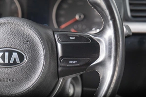 Седан Kia Rio 2017 года, 1329000 рублей, Томск
