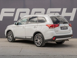 Внедорожник Mitsubishi Outlander 2016 года, 1899000 рублей, Краснодар