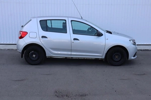 Хэтчбек Renault Sandero 2018 года, 990000 рублей, Брянск