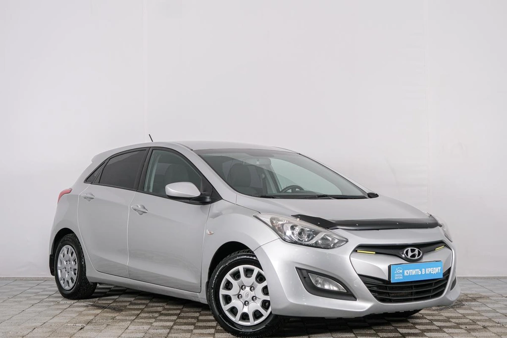 Хетчбэк Hyundai i30 2013 года, 849000 рублей, Красноярск