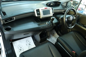 Минивэн Honda Freed 2010 года, 1159000 рублей, Омск