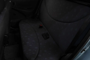 Хетчбэк Toyota Vitz 2001 года, 379000 рублей, Челябинск