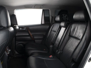 Внедорожник Toyota Highlander 2011 года, 2200000 рублей, Омск