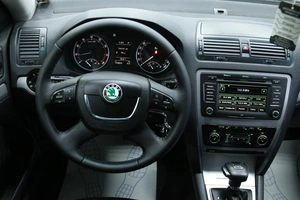 Универсал Skoda Octavia 2011 года, 898000 рублей, Солонцы