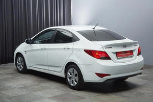 Седан Hyundai Solaris 2014 года, 870000 рублей, Красноярск
