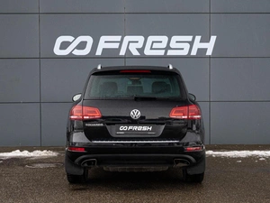 Внедорожник Volkswagen Touareg 2014 года, 2410000 рублей, Краснодар