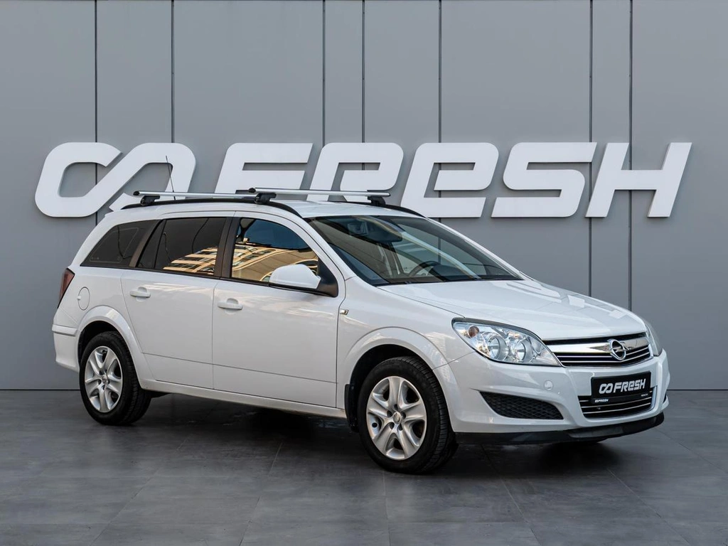 Универсал Opel Astra 2013 года, 830000 рублей, Краснодар
