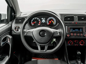 Седан Volkswagen Polo 2019 года, 975000 рублей, Красноярск