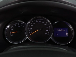 Седан Renault Logan 2015 года, 899000 рублей, Воронеж