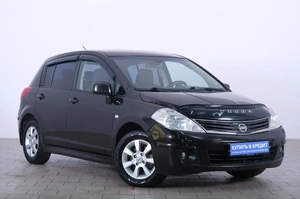 Хетчбэк Nissan Tiida 2010 года, 679000 рублей, Омск