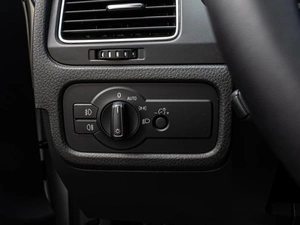 Внедорожник Volkswagen Touareg 2012 года, 1845000 рублей, Краснодар