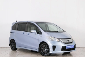 Минивэн Honda Freed 2012 года, 999000 рублей, Красноярск