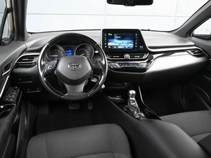 Внедорожник Toyota C-HR 2019 года, 2329000 рублей, Кирилловка