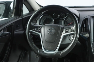 Хетчбэк Opel Astra 2012 года, 999000 рублей, Новосибирск