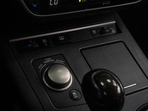 Седан Lexus ES 2013 года, 2149000 рублей, Тюмень