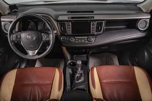 Внедорожник Toyota RAV4 2017 года, 2889000 рублей, Томск