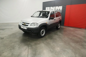Внедорожник Chevrolet Niva 2010 года, 830000 рублей, Курск