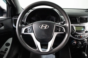 Седан Hyundai Solaris 2012 года, 799000 рублей, Сургут