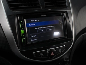 Седан Hyundai Solaris 2014 года, 840000 рублей, Омск