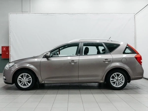 Универсал Kia Ceed 2011 года, 690000 рублей, Красноярск
